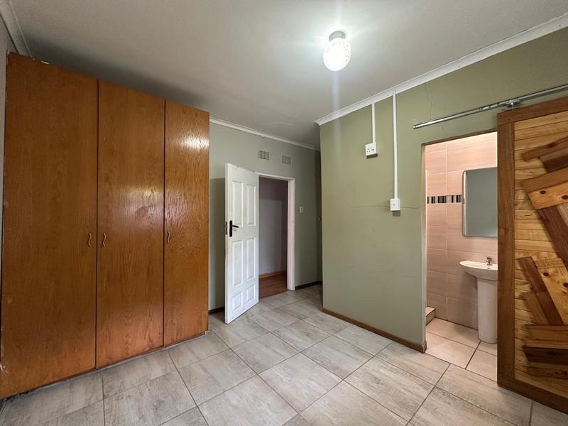 To Let 4 Bedroom Property for Rent in Southernwood Eastern Cape